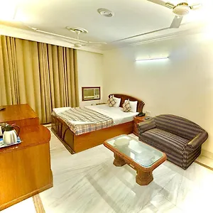 Pablas International, New Delhi, Near Metro Hotel