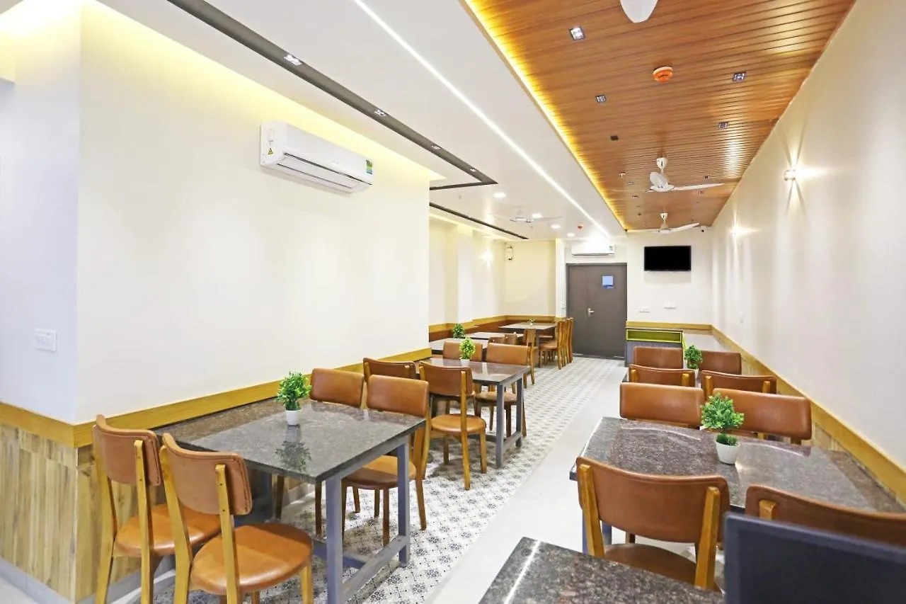 ***  Hotel Applewood Residency - Offering Free Airport Drop New Delhi India