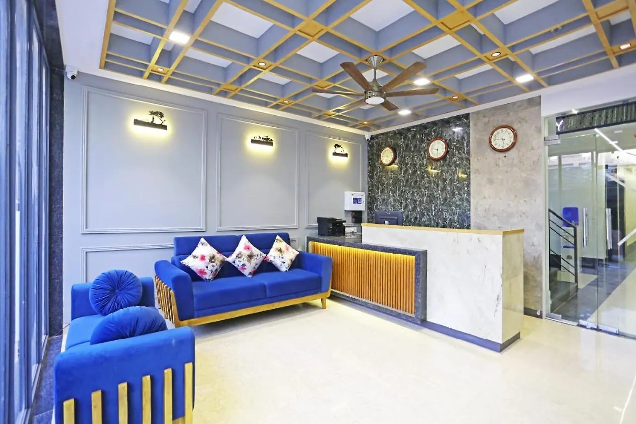 Hotel Applewood Residency - Offering Free Airport Drop New Delhi