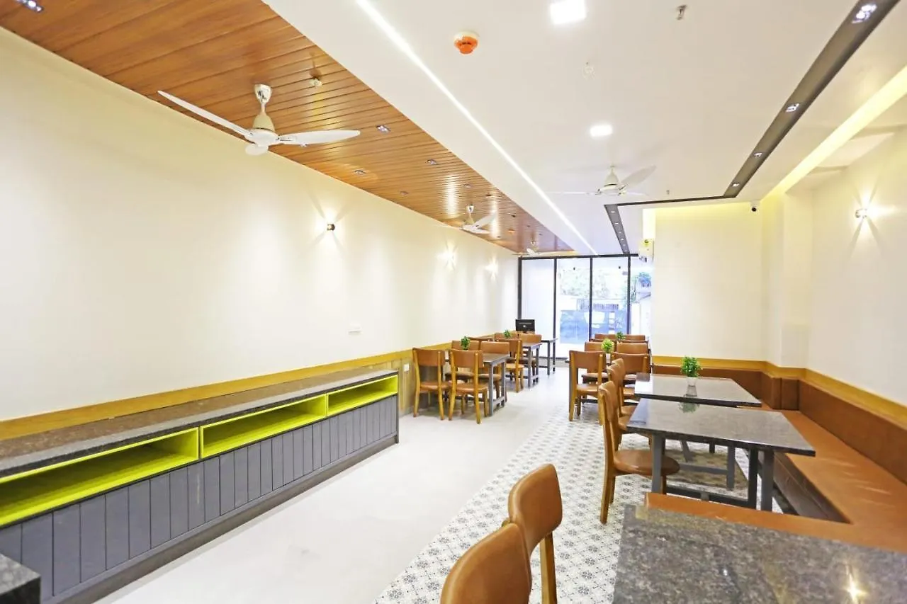 Hotel Applewood Residency - Offering Free Airport Drop New Delhi
