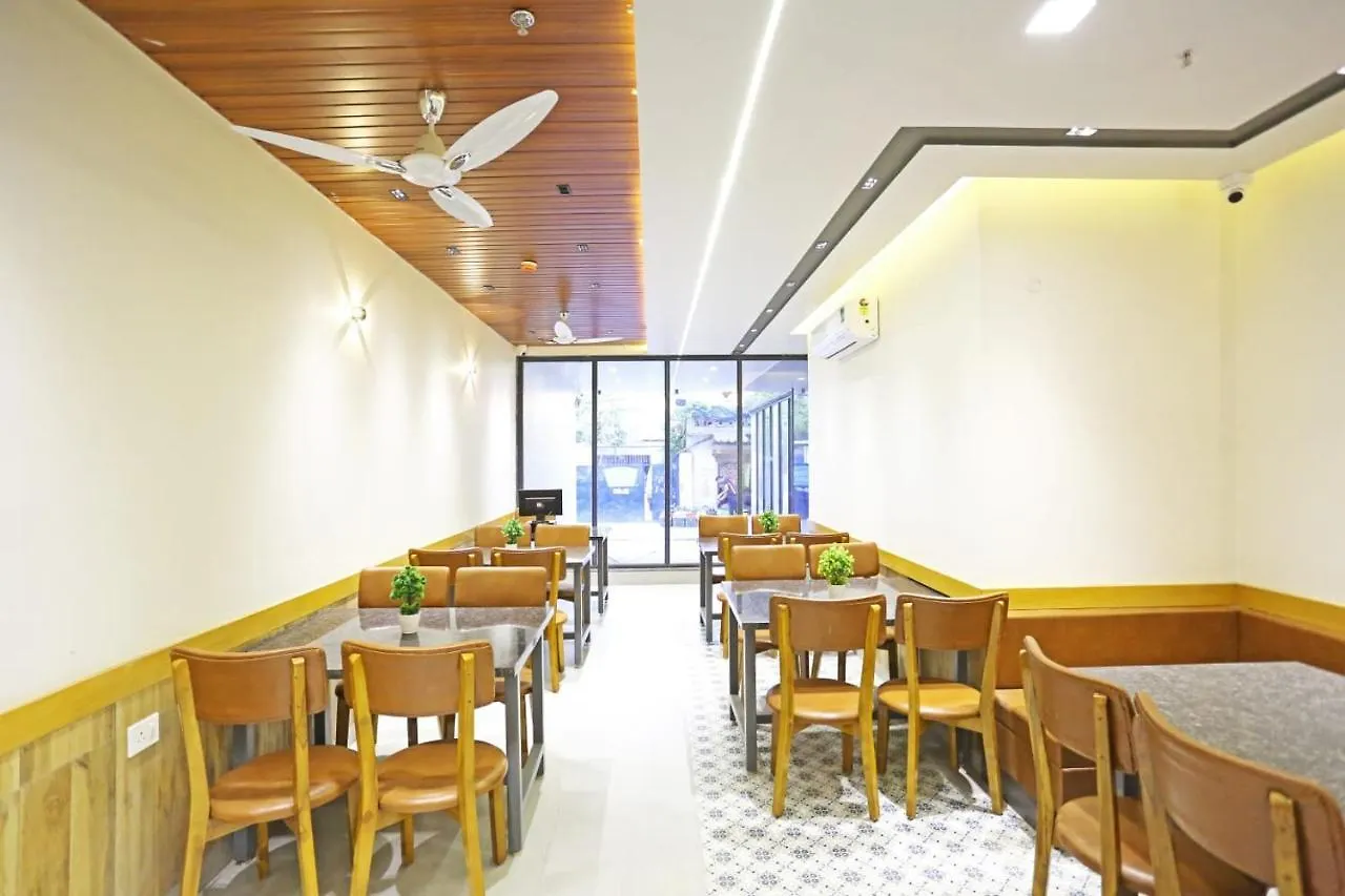 Hotel Applewood Residency - Offering Free Airport Drop New Delhi India