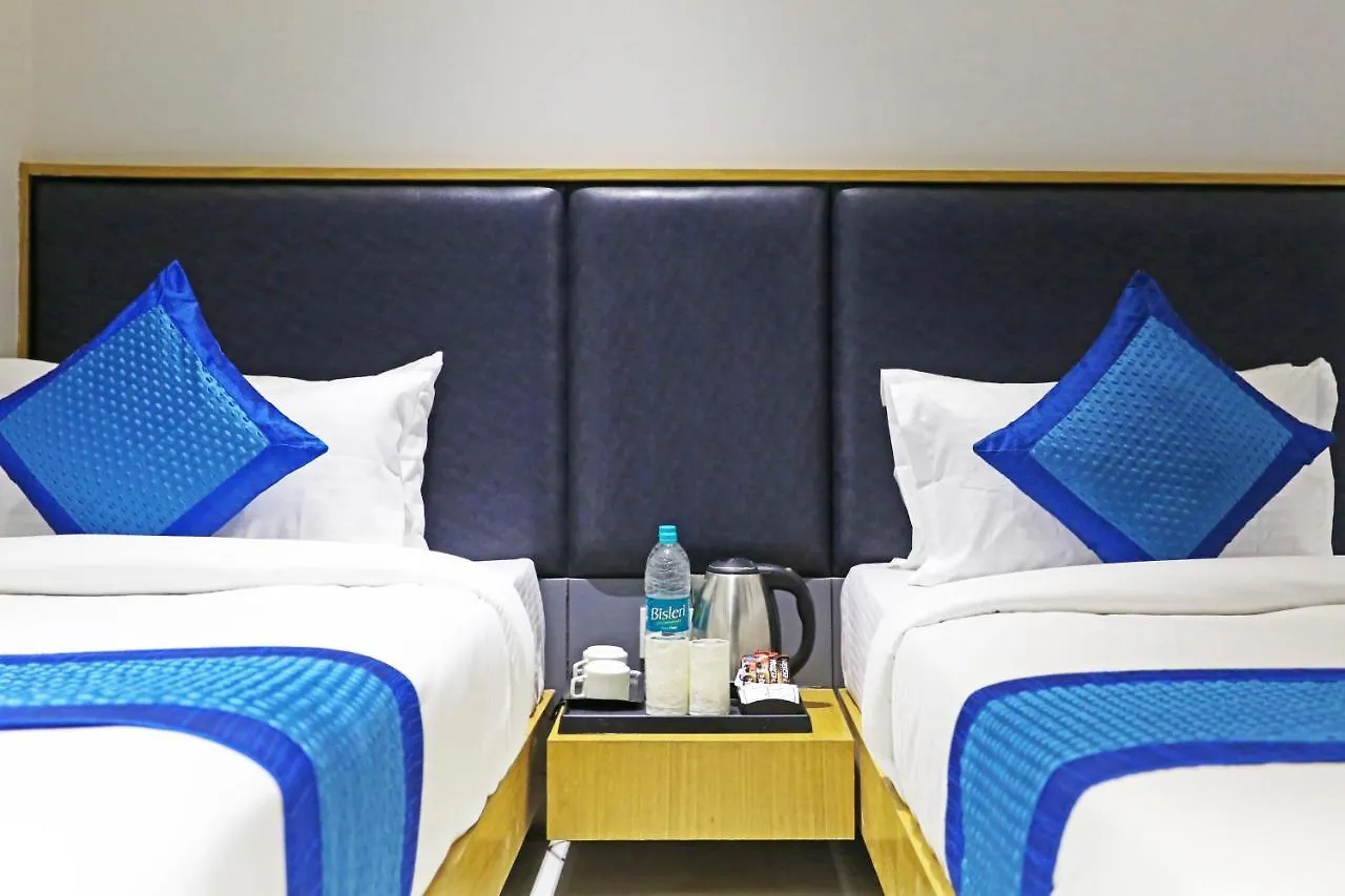 Hotel Applewood Residency - Offering Free Airport Drop New Delhi